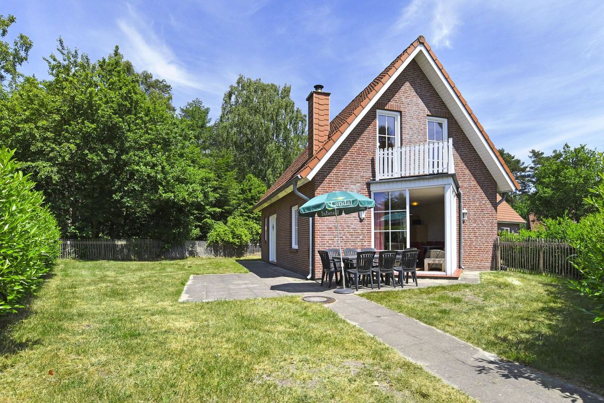 Klinkerhaus mit Terrasse und Garten